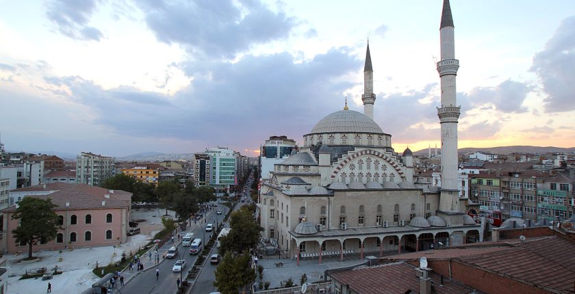 Elazığ’da Gezilecek Yerler: Harput’tan Hazar Gölü’ne Tarih ve Doğayla Kapsamlı Gezi Rehberi