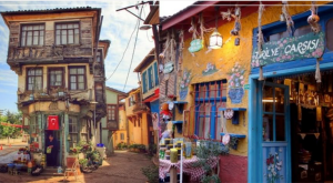 Trilye’de Gezilecek Yerler (2025): Taş Evler, Tarihi Kiliseler ve Zeytin Kokulu Bir Köy