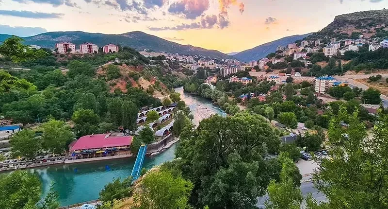 Tunceli’de Gezilecek Yerler: Munzur Vadisi’nden Ovacık Yaylalarına Doğayla İç İçe Bir Rehber