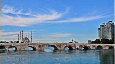 Taşköprü (Adana) Nerede? Tarihi, Nasıl Gidilir? (2026 Rehberi)