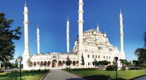 Sabancı Merkez Camii Nerede? Ziyaret Bilgileri ve Gezi Rehberi (2026)