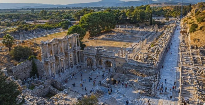 Efes Antik Kenti Giriş Ücreti 2026 – Güncel Fiyatlar ve Ziyaret Rehberi