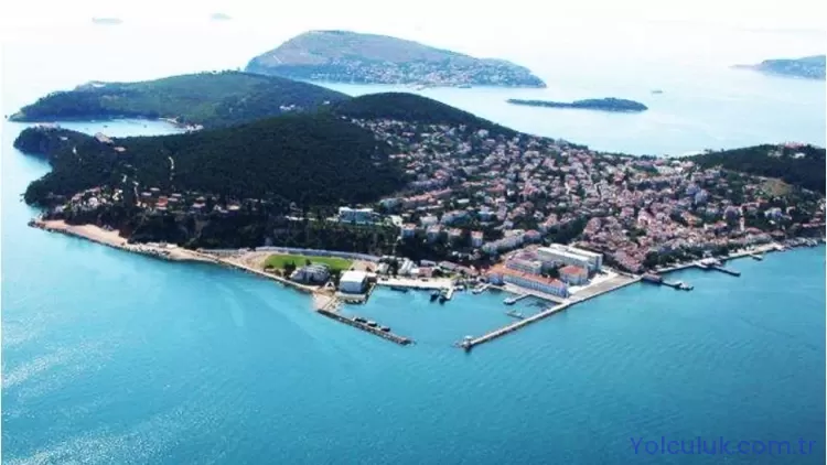 Heybeliada Gezi Rehberi 2026 — Bisiklet, Fayton, Plajlar ve Gezilecek Yerler