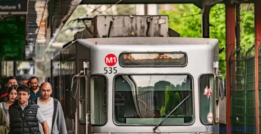 İstanbul Metro Hatları Rehberi 2026 — Tüm Hatlar, Duraklar, Sefer Saatleri ve Aktarma Noktaları