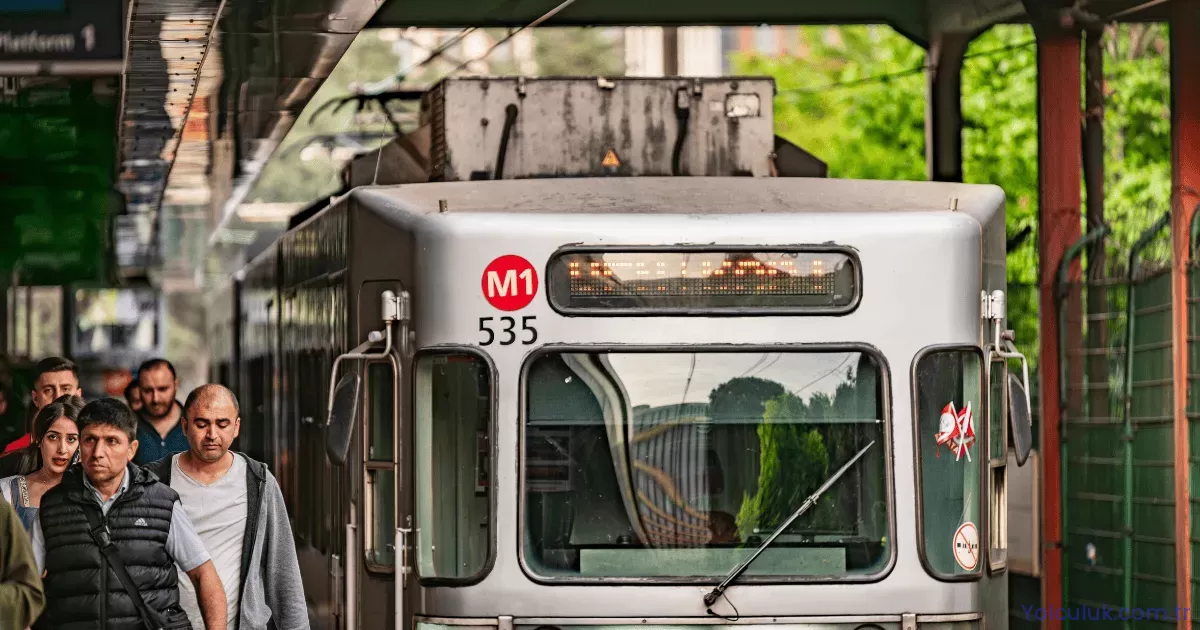 İstanbul Metro Hatları Rehberi 2026 — Tüm Hatlar, Duraklar, Sefer Saatleri ve Aktarma Noktaları