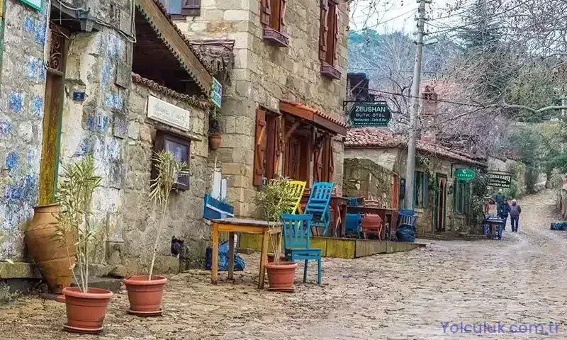 Adatepe Köyü Gezilecek Yerler (2026): Zeus Altarı, Taş Evler ve Kaz Dağları Rehberi